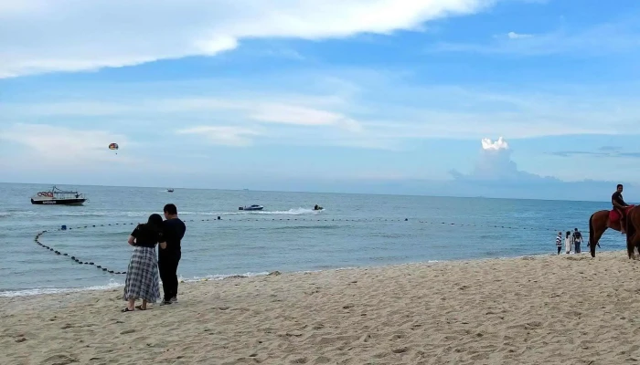 Beach Anisalim Horse Riding -  Di Mana - Batu Ferringhi