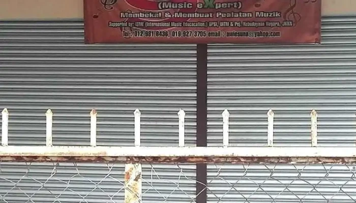 Kedai muzik Seru Nine Enterprise - Jalan Kuala Krai