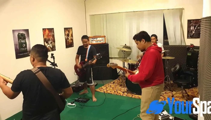 Music Garage Jamming Studio - Jalan Setia Perdana Ba U13/Ba