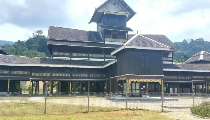 Muzium Diraja Istana Lama Seri Menanti Harga - Kuala Pilah