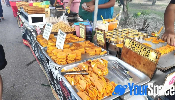 Pasar Malam Ayer Hangat Jumaat Bahagian Dalam - Langkawi