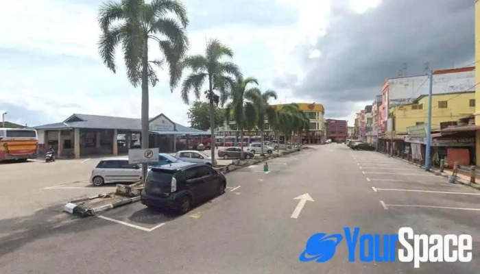Perhentian Bas Tangkak - Bersebelahan Stesen Bas