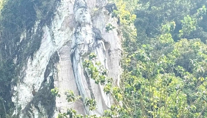 Wat Koh Wanararm -  Video - Langkawi