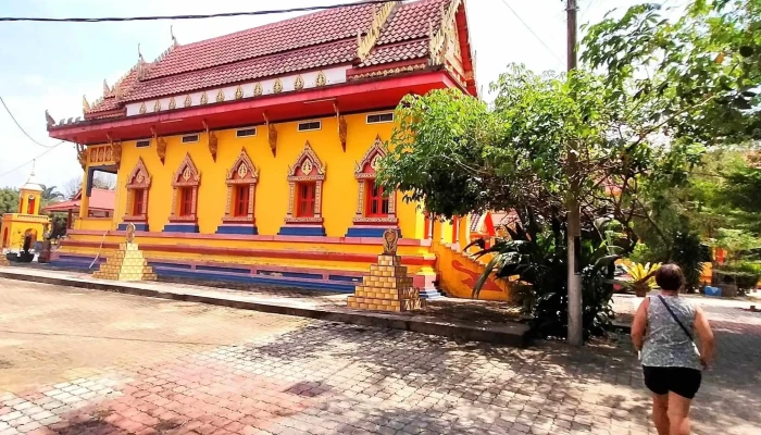 Wat Rajchaphohong Thai Buddhist Temple -  Video - Tasek Gelugor
